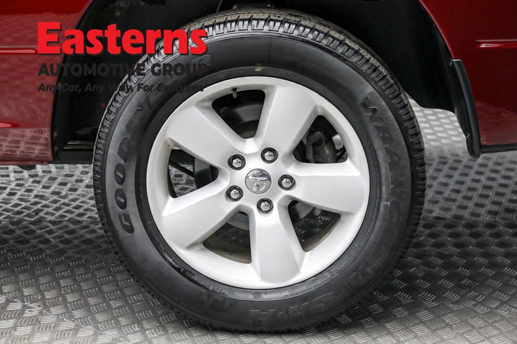 Used 2024 RAM 1500 Classic SLT image 8