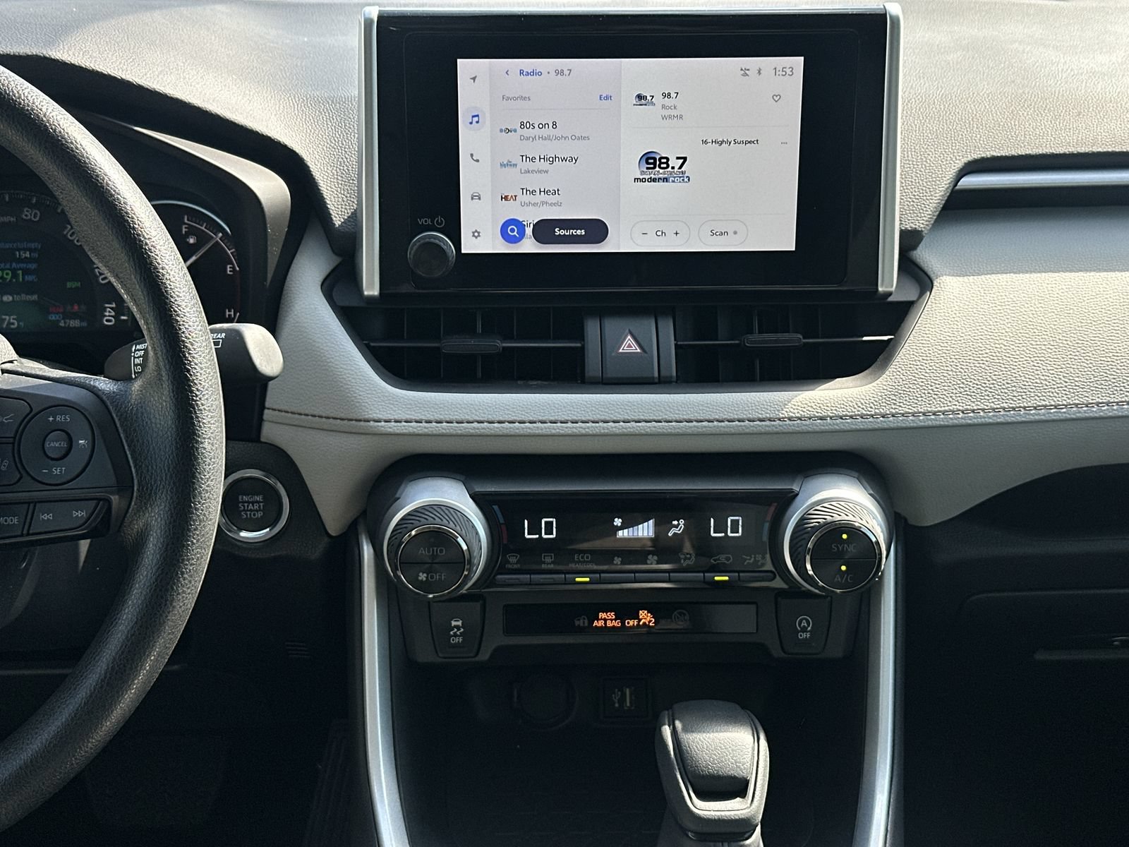 Used 2025 Toyota RAV4 XLE w/ Convenience Package FWD image 25