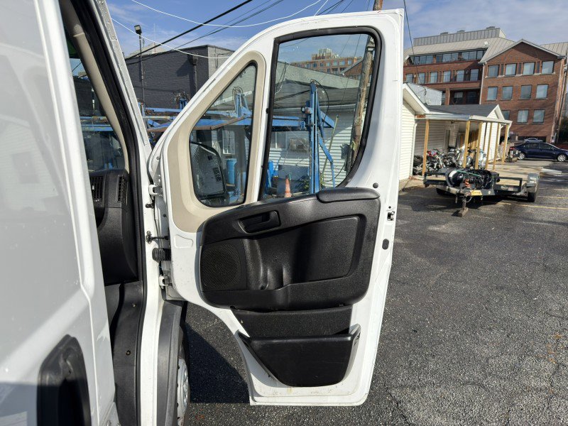 Used 2017 RAM ProMaster 2500 w/ Interior Convenience Group image 12