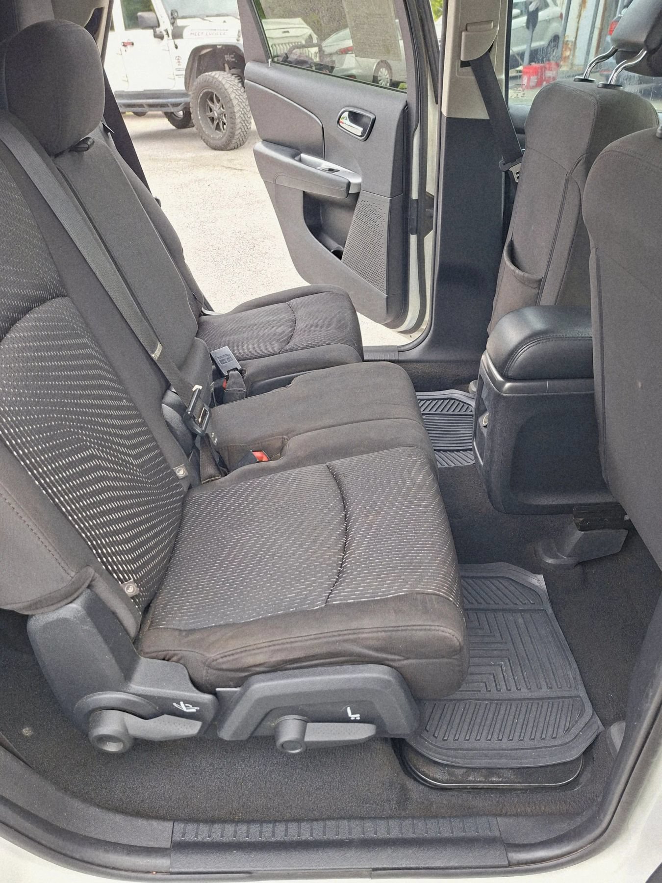Used 2016 Dodge Journey SE w/ Flexible Seating Group FWD image 12