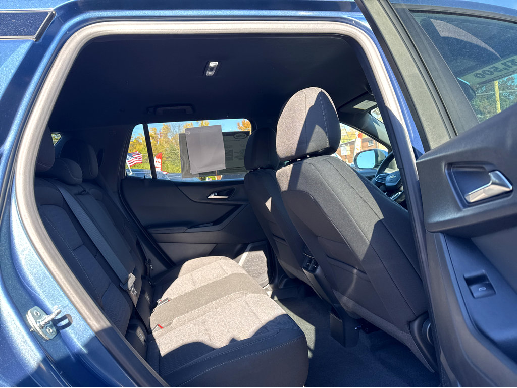 Used 2025 Chevrolet Equinox LT image 9