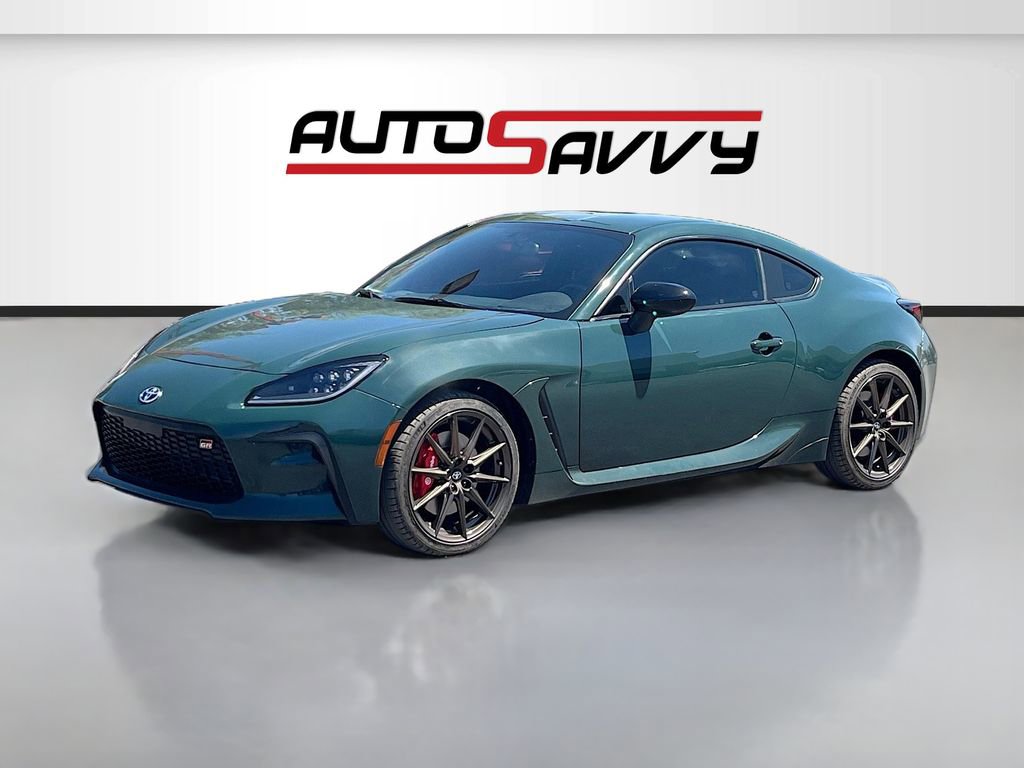 Used 2025 Toyota GR86 Hakone Edition RWD image 3