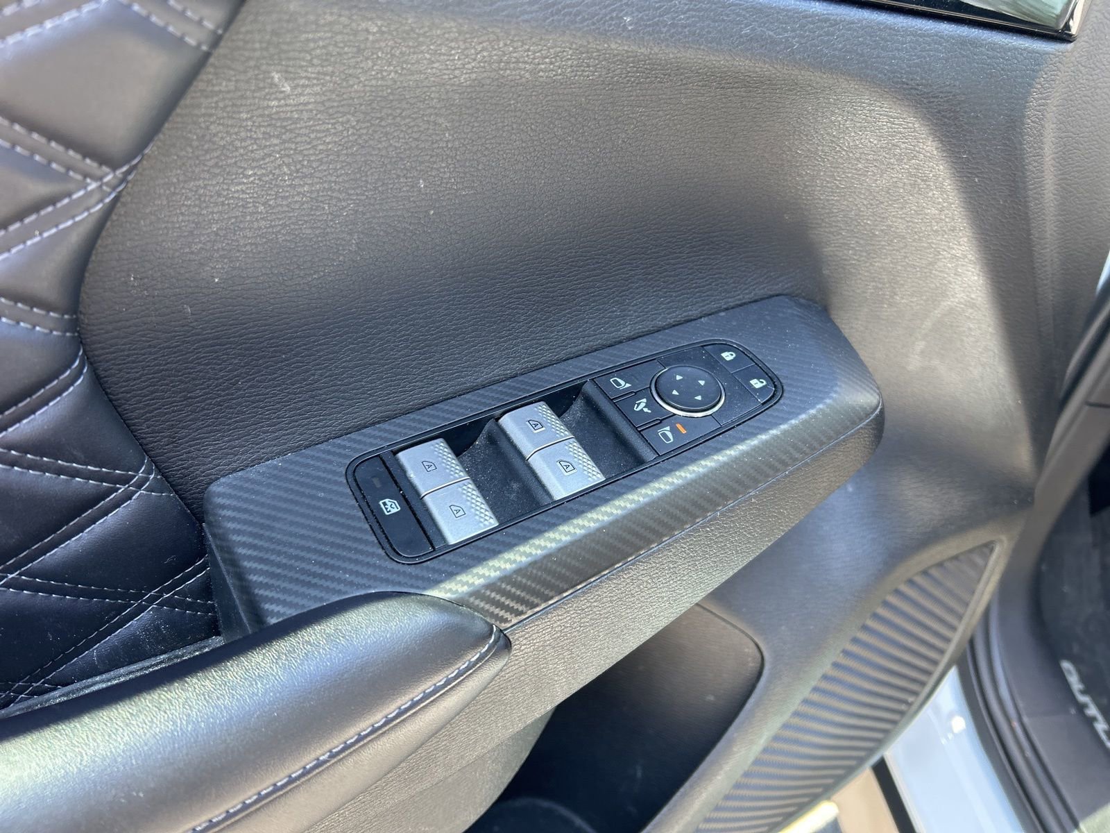 Used 2025 Mitsubishi Outlander SEL image 13