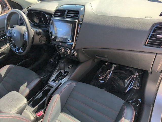 Used 2025 Mitsubishi Outlander Sport SE AWD/4WD image 31