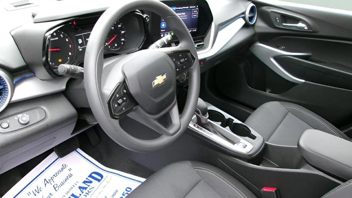 Used 2026 Chevrolet Trax LS w/ Driver Confidence Package image 12