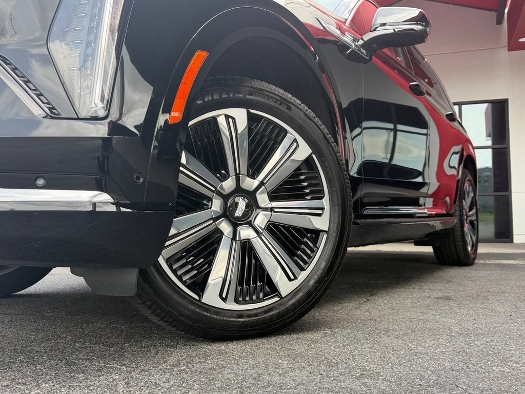 Used 2025 Cadillac Escalade IQ Luxury 2 w/ LPO, Premium Carpet Package AWD/4WD image 2