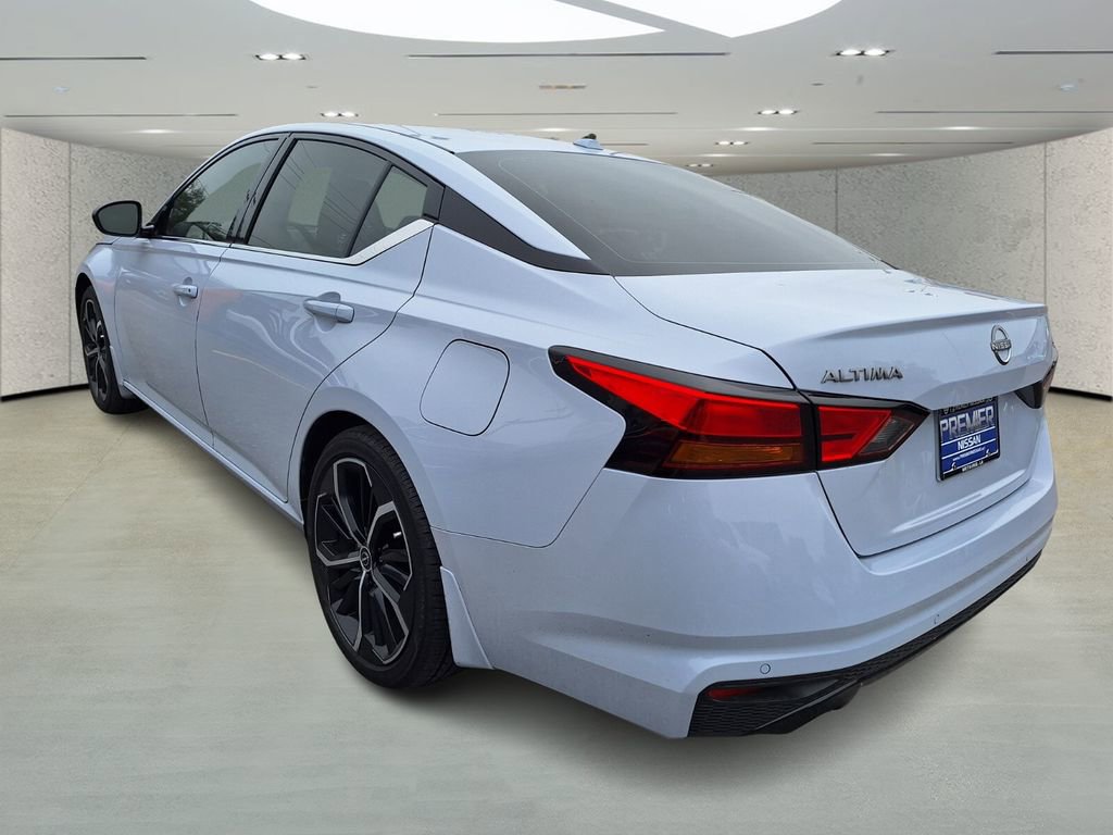Used 2025 Nissan Altima 2.5 SR image 3