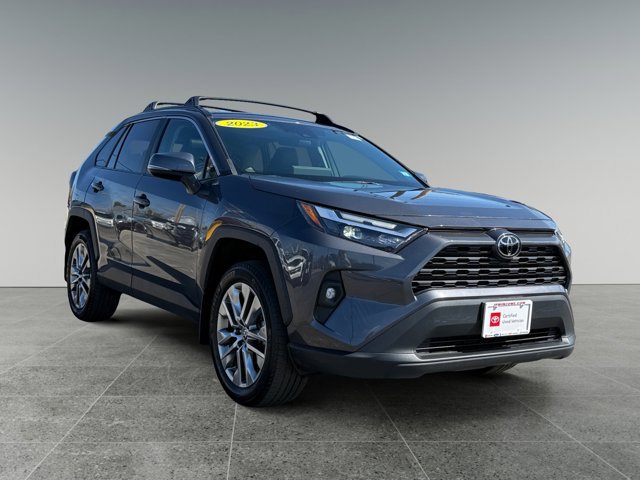 Used 2023 Toyota RAV4 XLE Premium AWD/4WD image 7