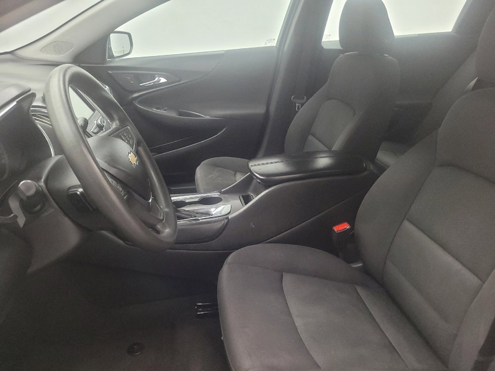 Used 2017 Chevrolet Malibu LT image 17