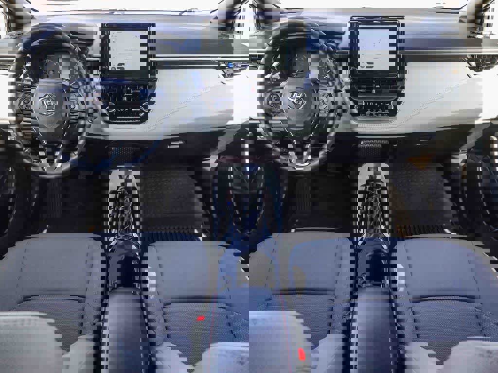 Used 2025 Toyota Corolla SE image 11