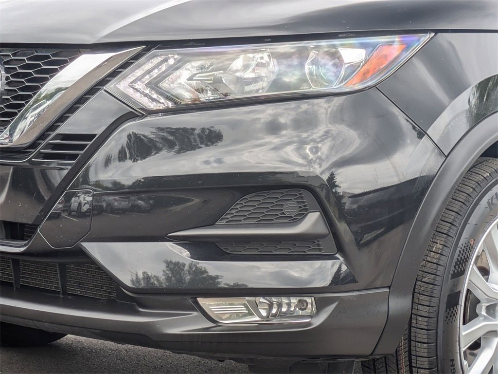 Certified 2022 Nissan Rogue Sport SV image 9