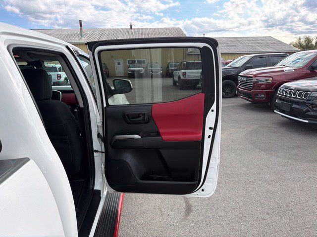 Used 2023 Toyota Tacoma SR5 AWD/4WD image 37