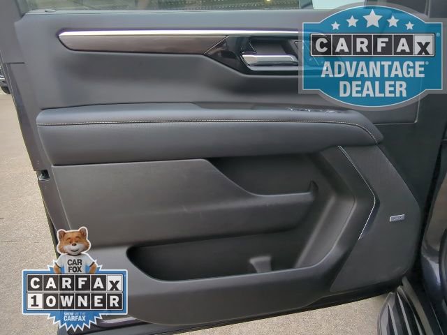 Used 2025 Chevrolet Suburban Premier RWD image 16