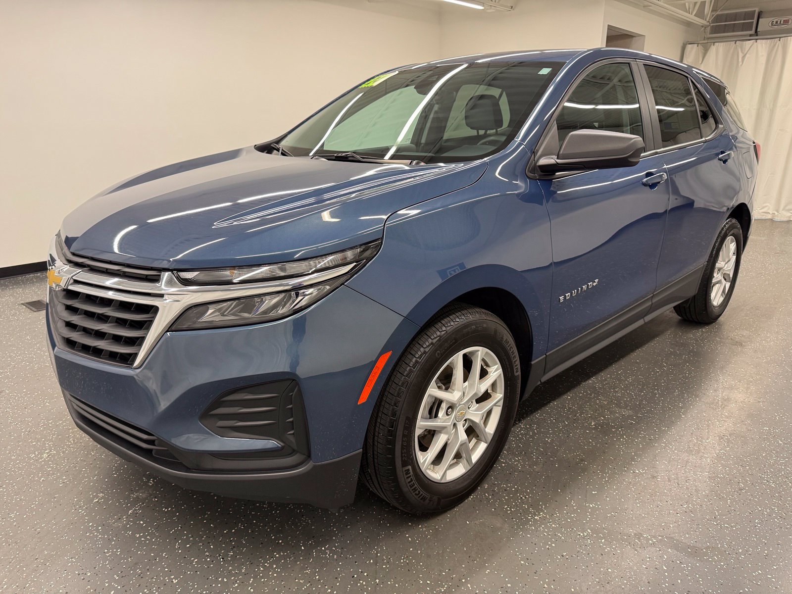 Used 2024 Chevrolet Equinox LS FWD image 4