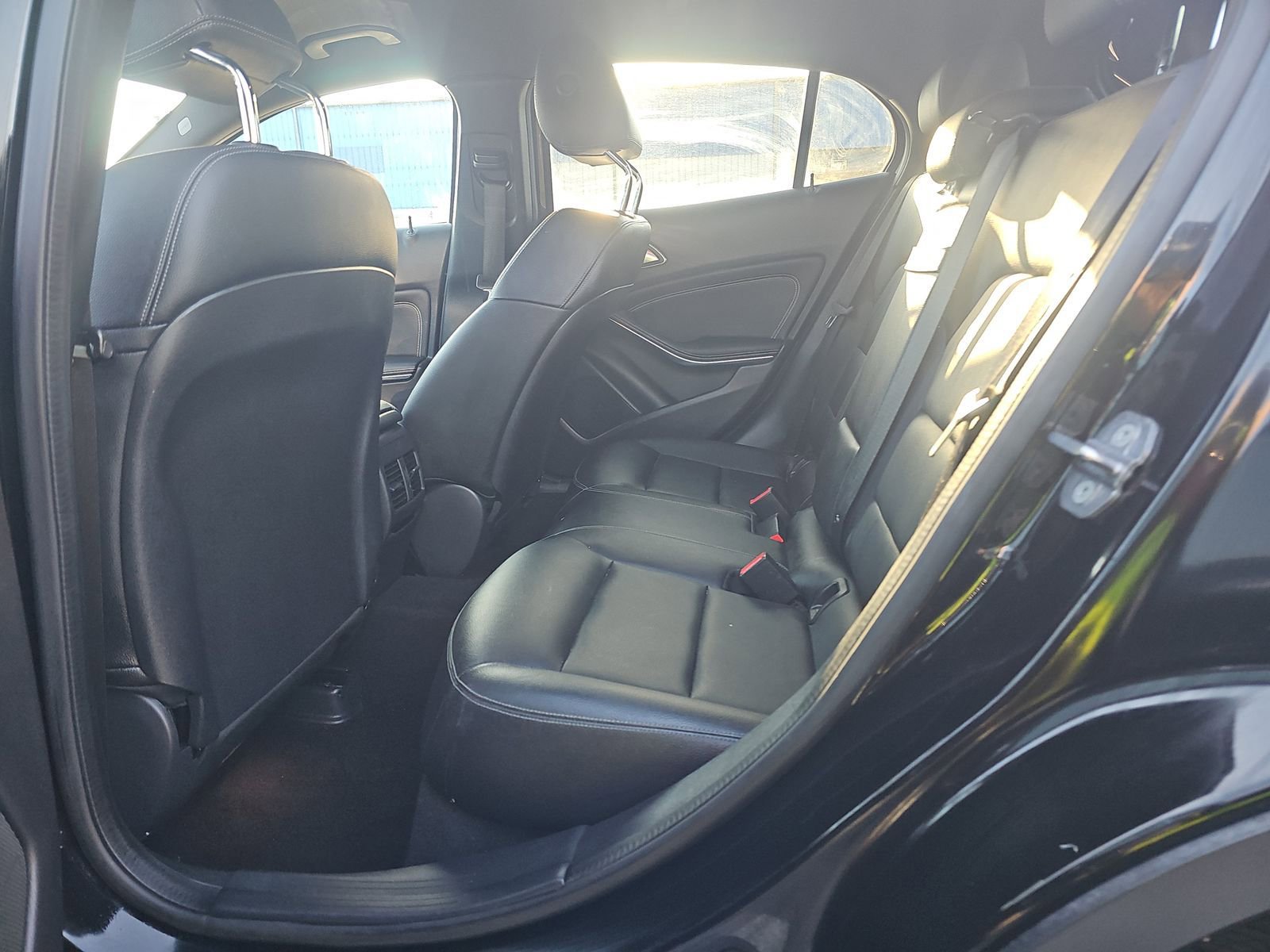 Used 2020 Mercedes-Benz GLA 250 w/ Premium Package image 4