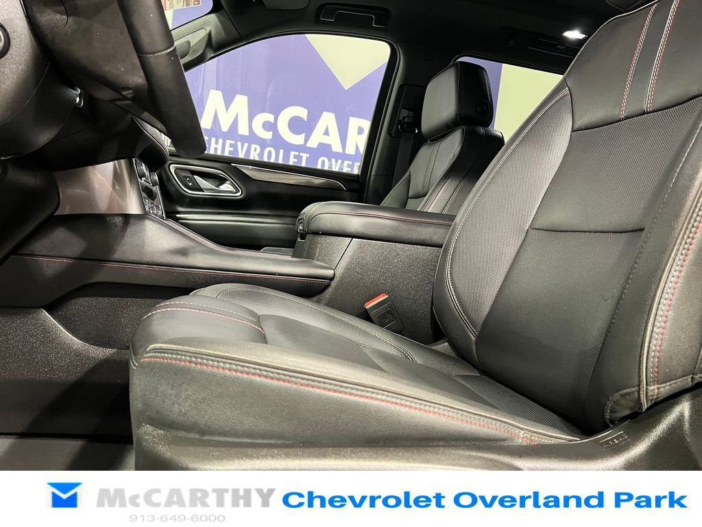 Used 2024 Chevrolet Suburban RST w/ Luxury Package AWD/4WD image 27