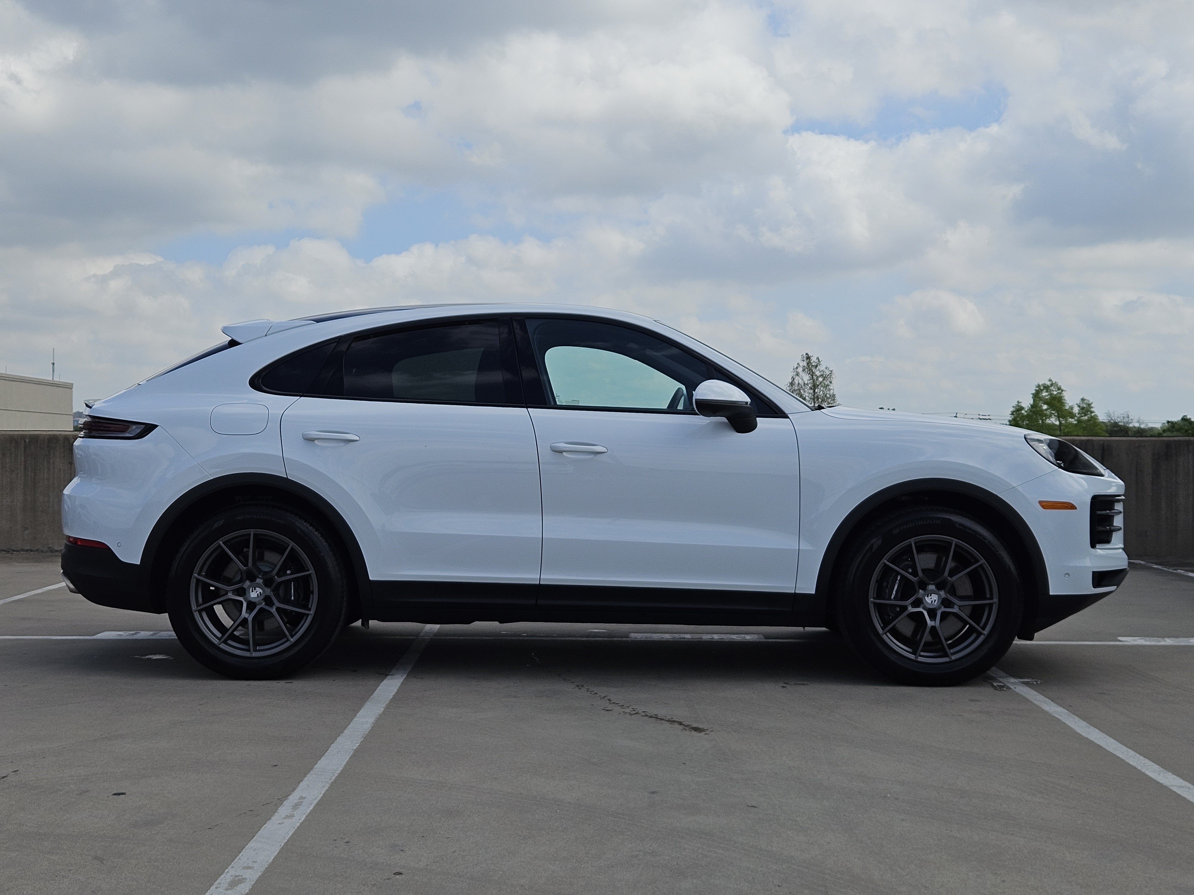 Certified 2026 Porsche Cayenne Coupe AWD/4WD image 9