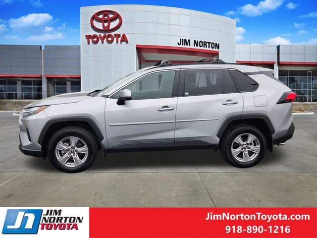 Used 2025 Toyota RAV4 XLE w/ Convenience Package FWD image 5
