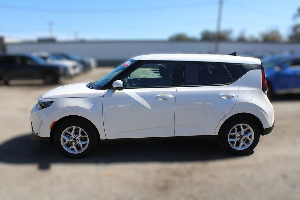 Certified 2025 Kia Soul LX image 14