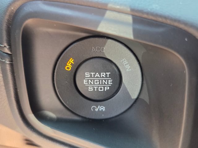 Used 2026 Jeep Wrangler Unlimited Sahara AWD/4WD image 30