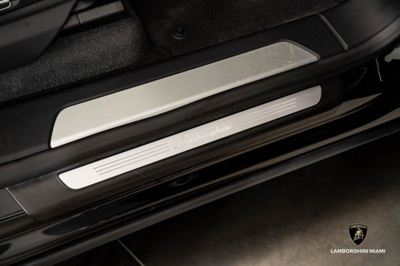 Used 2021 Lamborghini Urus image 45