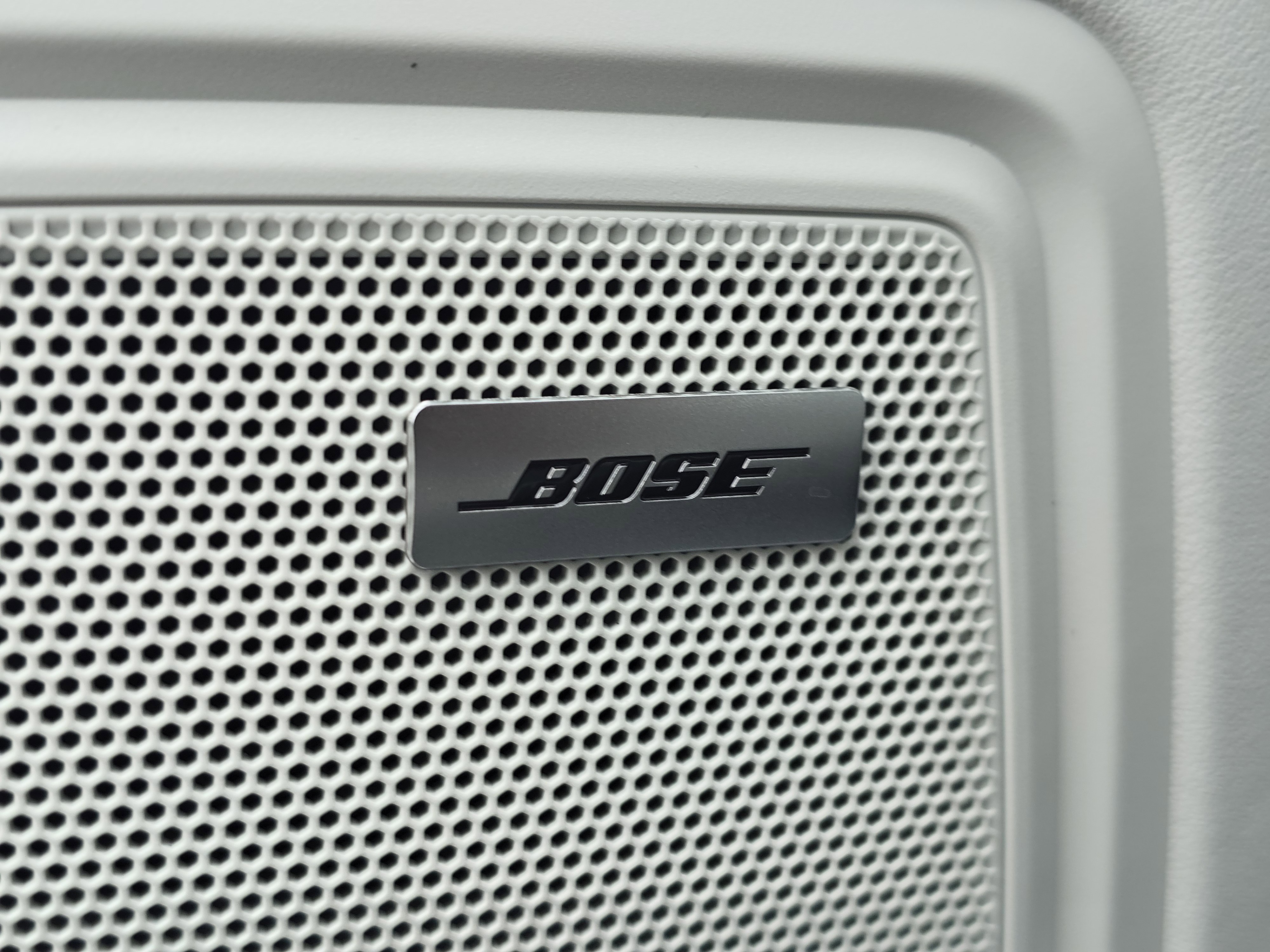 New 2026 Porsche Macan image 18