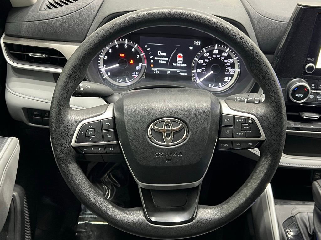 Used 2023 Toyota Highlander L image 21