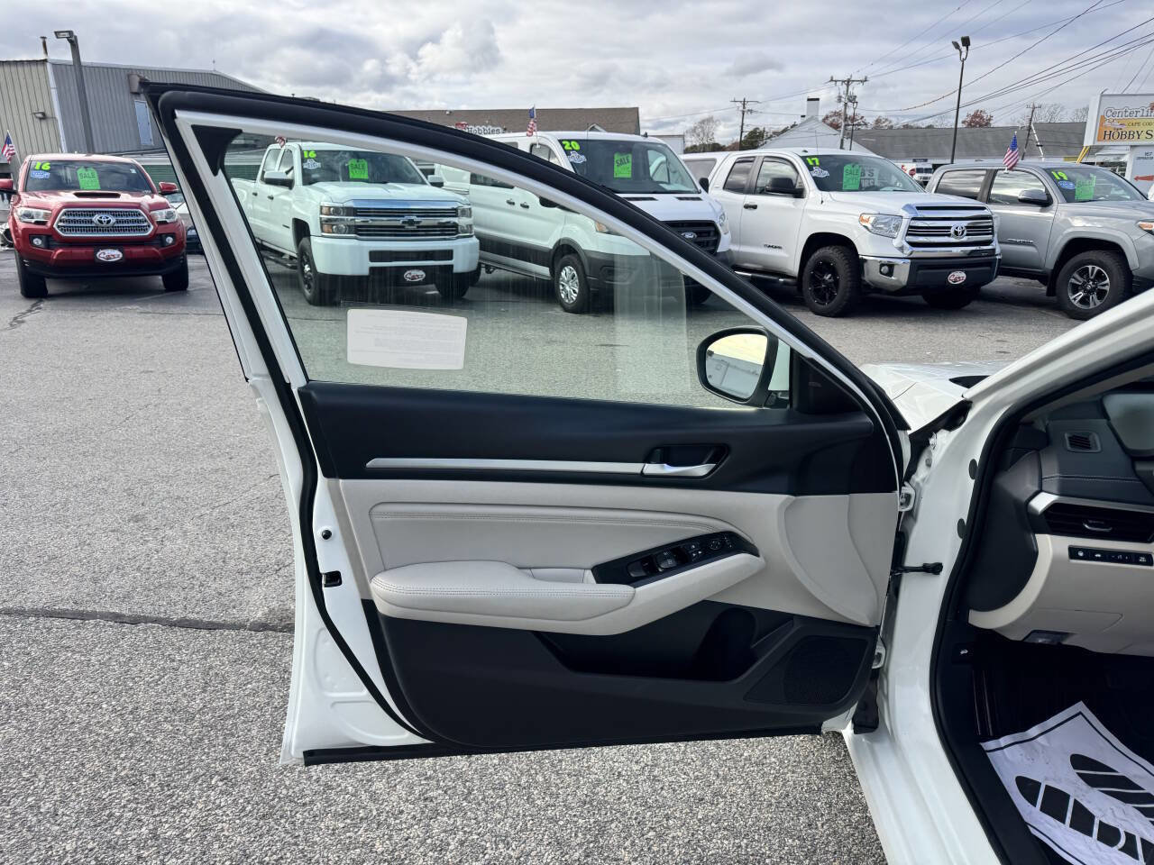 Used 2020 Nissan Altima 2.5 SV image 16