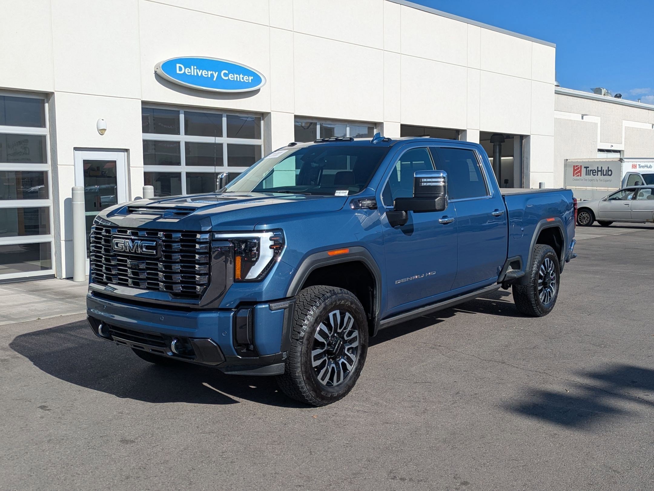 Used 2024 GMC Sierra 3500 Denali Ultimate AWD/4WD image 11
