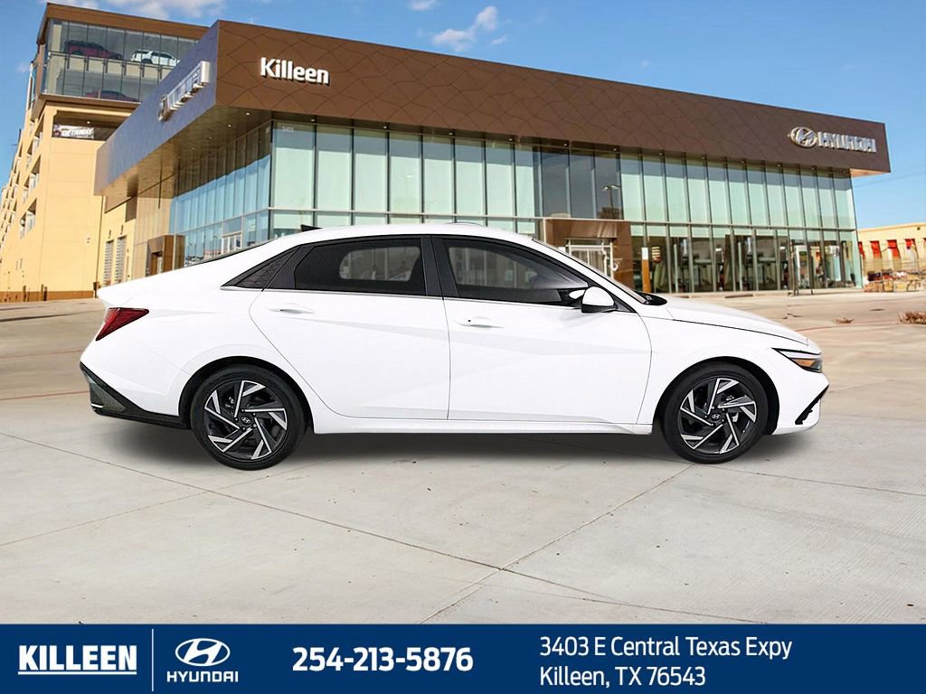 Used 2025 Hyundai Elantra SEL FWD image 10