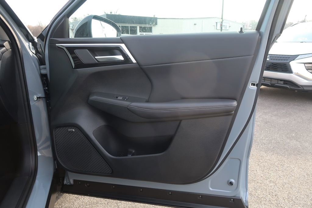 New 2026 Mitsubishi Outlander AWD image 23