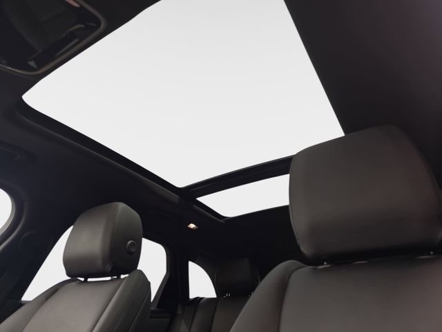 New 2026 Land Rover Range Rover Velar Dynamic SE AWD/4WD image 17