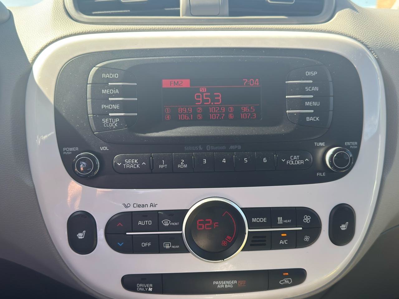 Used 2016 Kia Soul EV FWD image 18