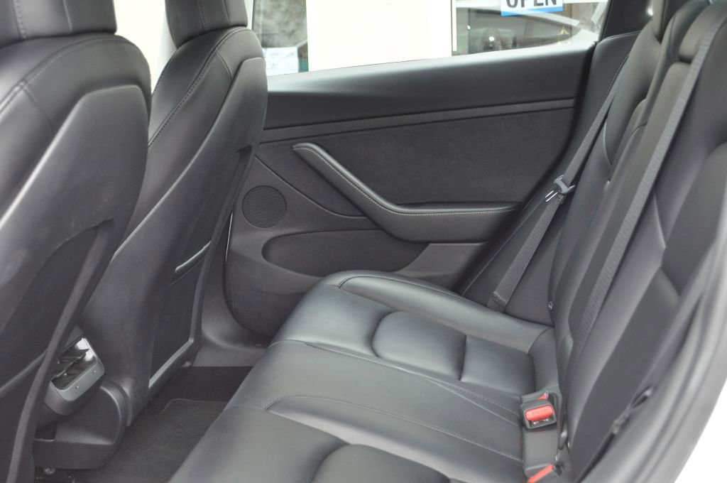 Used 2022 Tesla Model 3 Performance image 15