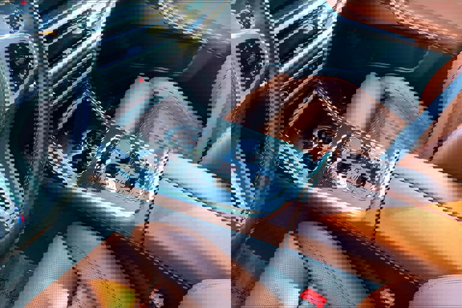 Used 2025 BMW X7 M60i w/ Climate Comfort Package image 17