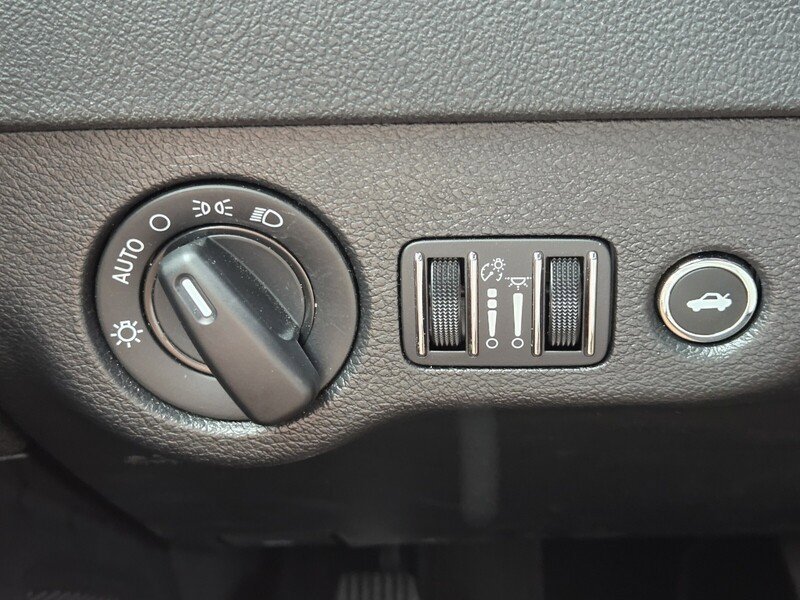 Used 2023 Dodge Charger SXT w/ Blacktop Package RWD image 29