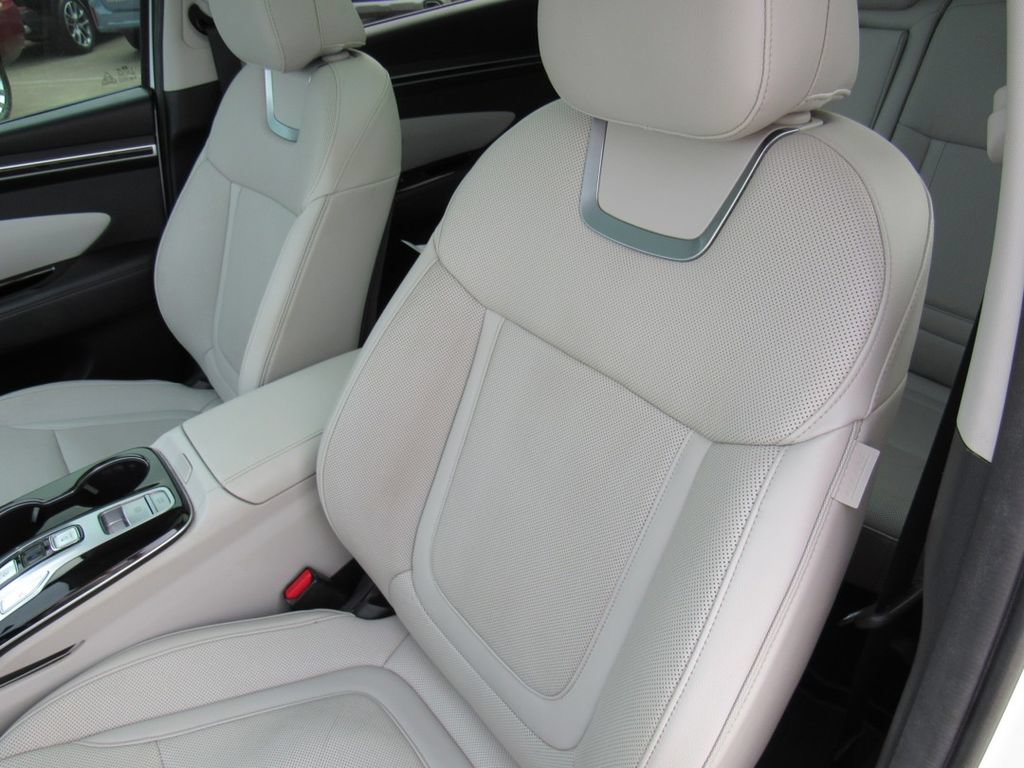 Certified 2022 Hyundai Tucson Limited FWD image 16
