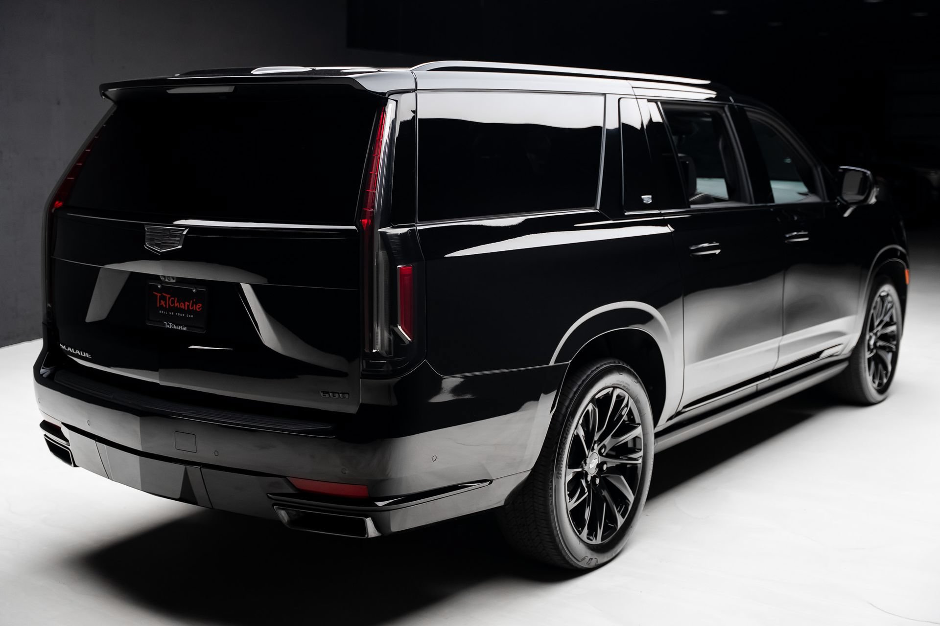 Used 2024 Cadillac Escalade ESV Sport Platinum w/ LPO, ONYX Package AWD/4WD image 35
