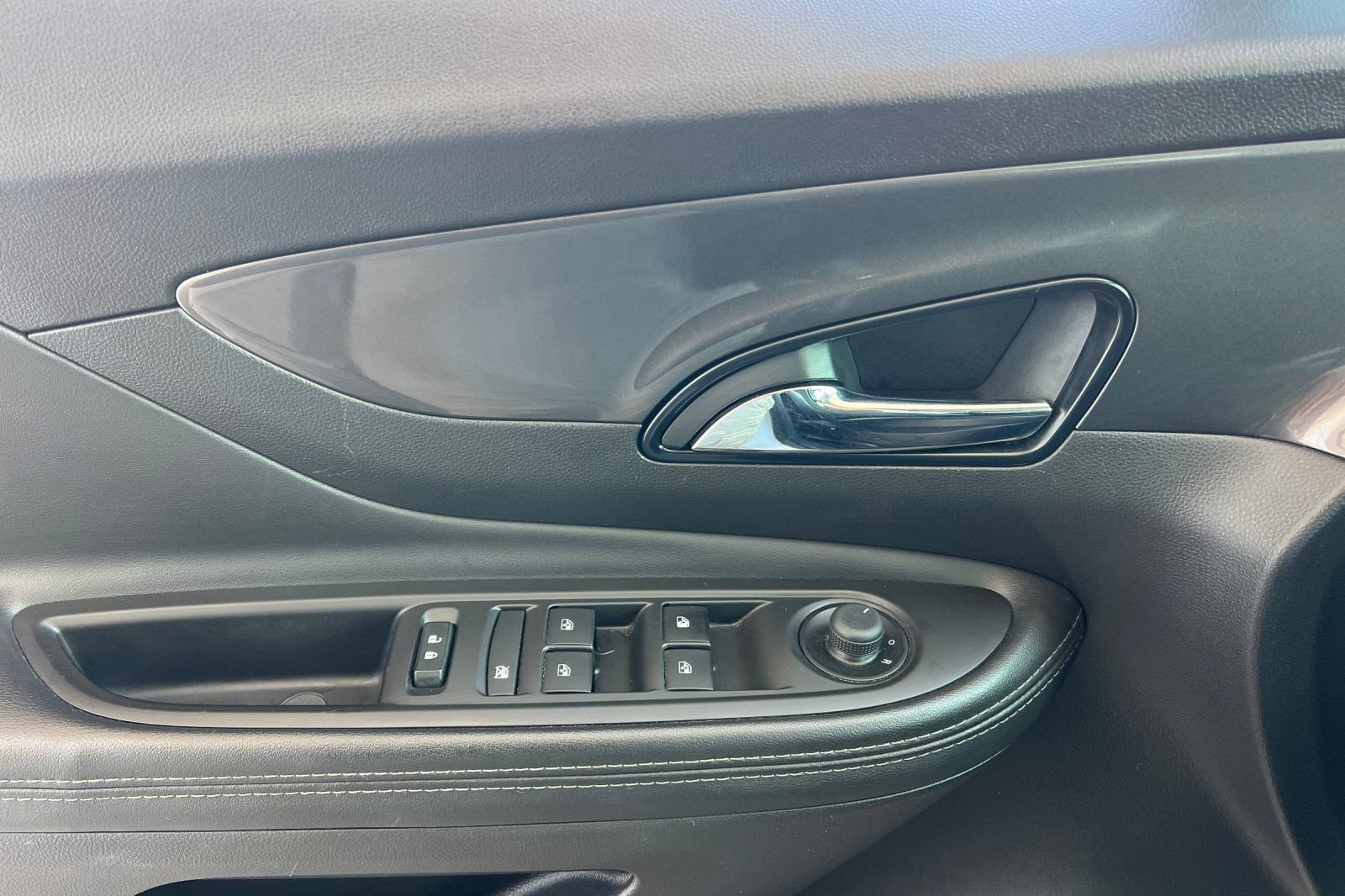 Used 2021 Buick Encore Preferred FWD image 14