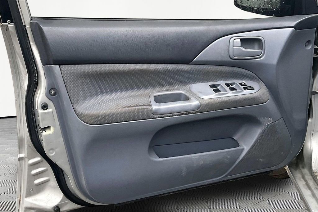Used 2003 Mitsubishi Lancer ES image 12