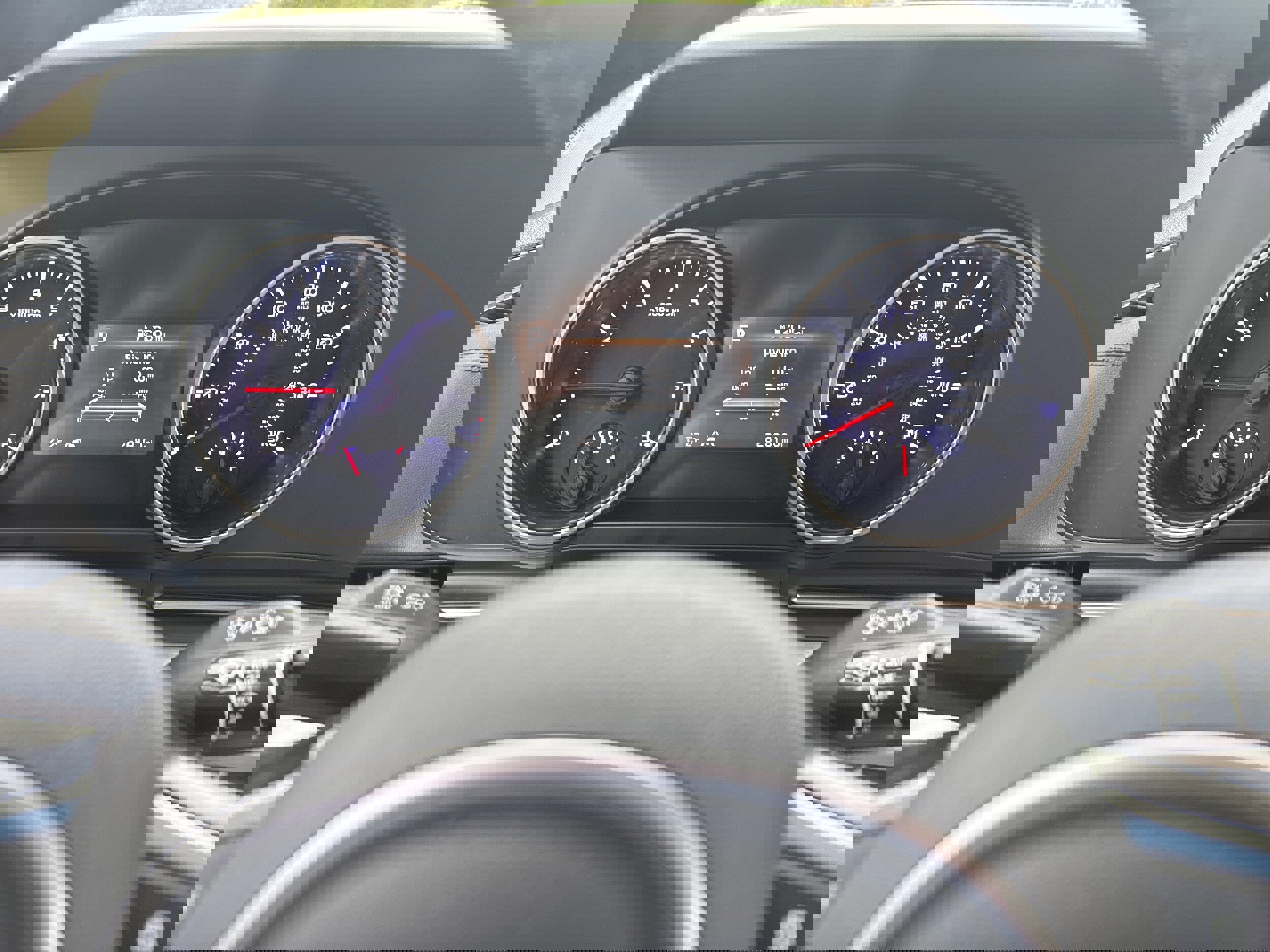 Used 2024 Kia Carnival LX image 23