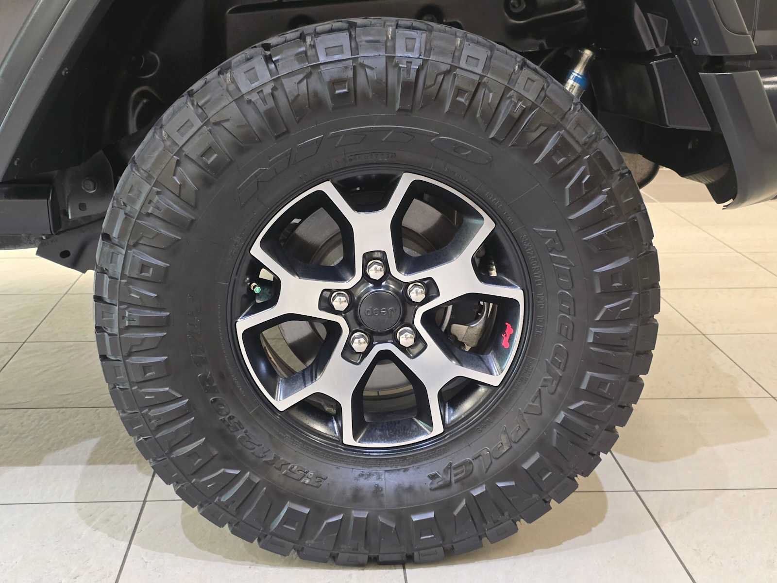 Used 2018 Jeep Wrangler Rubicon AWD/4WD image 8