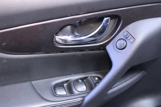 Used 2020 Nissan Rogue SV image 17