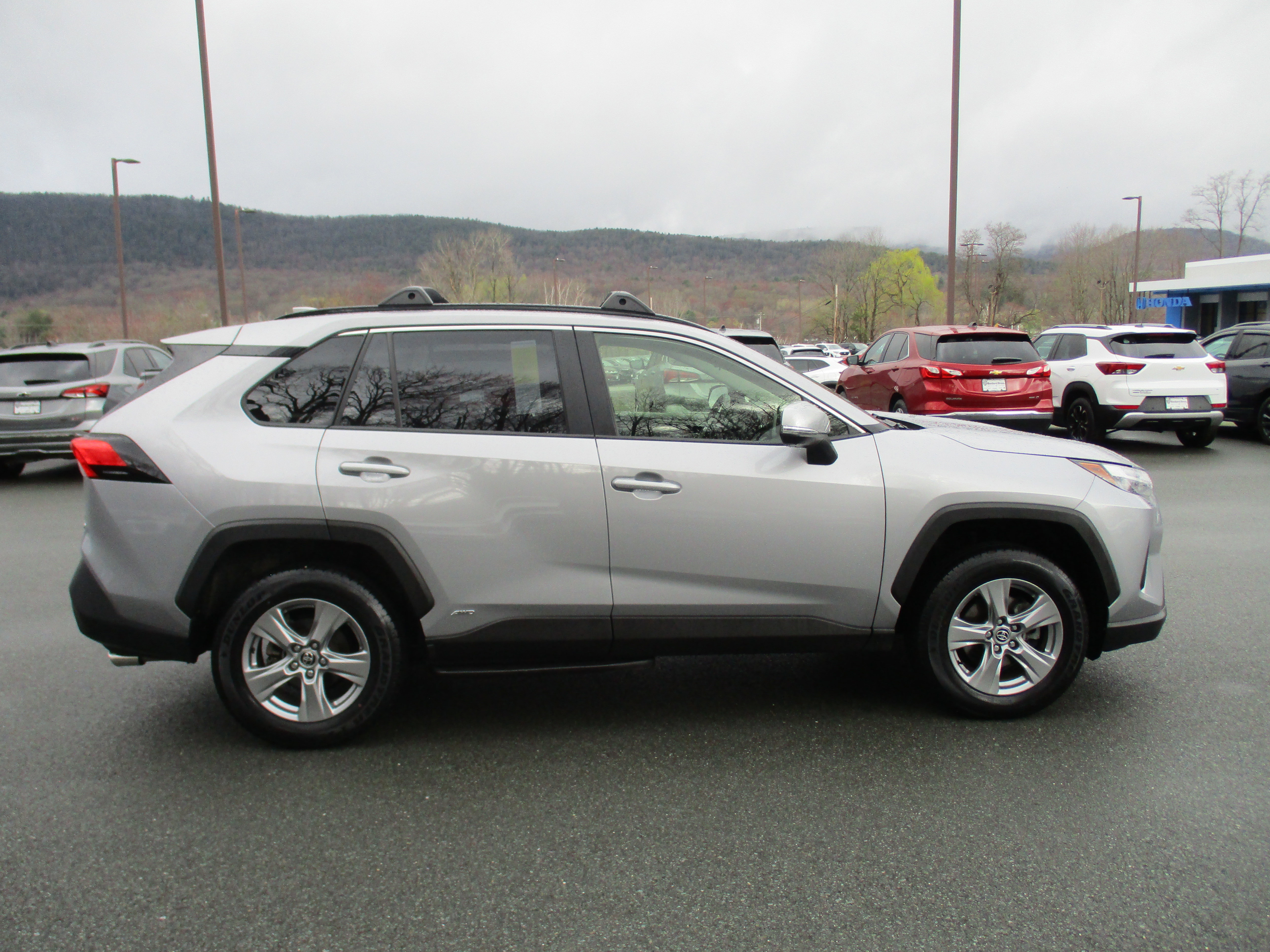 Used 2024 Toyota RAV4 XLE image 4