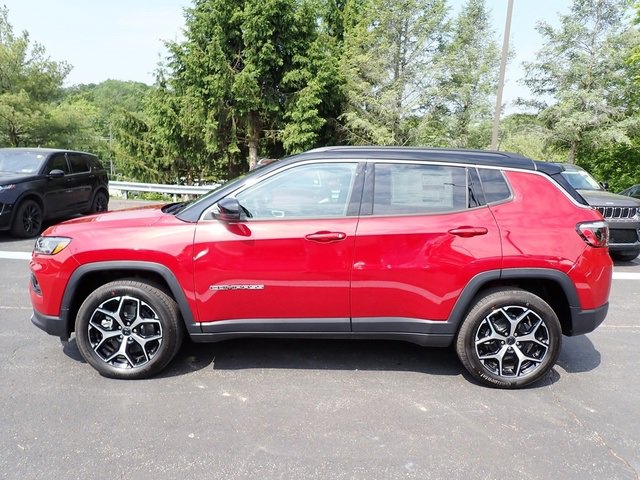 New 2025 Jeep Compass Limited image 2