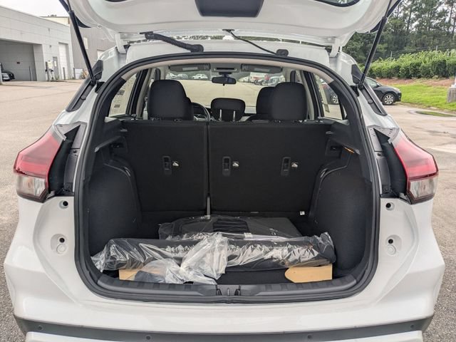 New 2025 Nissan Kicks Play S FWD image 29