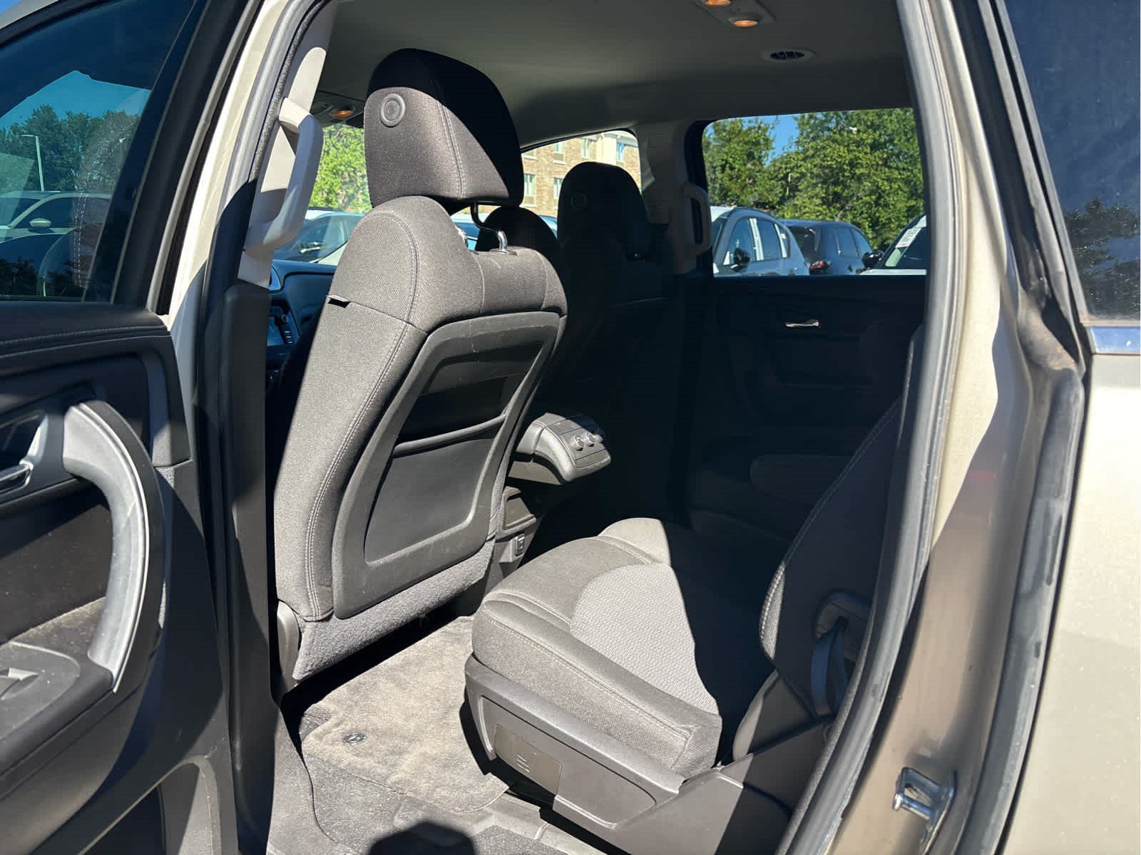 Used 2016 Chevrolet Traverse LT FWD image 5