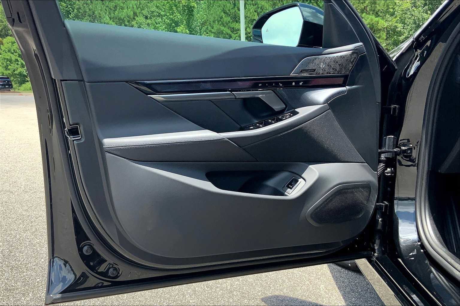 New 2026 BMW i5 eDrive40 w/ M Sport Package image 10