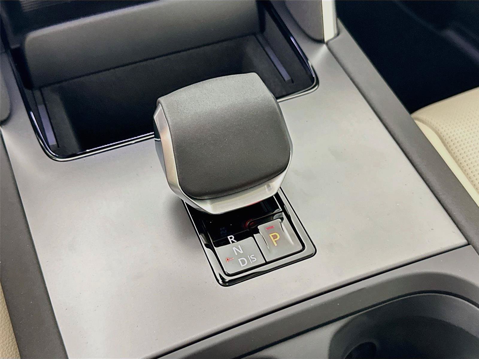 Certified 2025 Land Rover Discovery Sport S AWD/4WD image 8