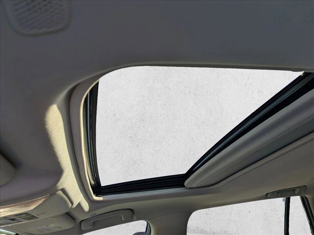 Used 2023 Toyota RAV4 XLE Premium image 17